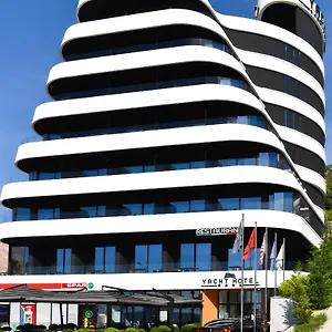 **** Otel Yacht Arnavutluk